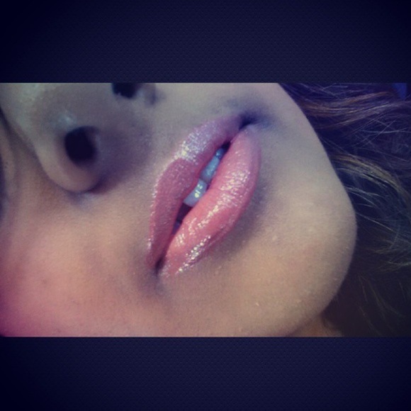 🌟LE🌟MAC x Cinderella Collection Lipglass in Glass Slipper - Picture 8 of 14